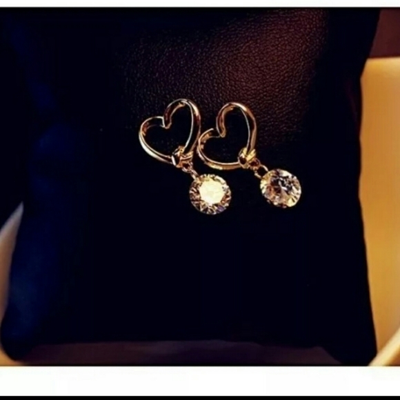 Heart & CZ, rose gold earrings - Picture 5 of 5